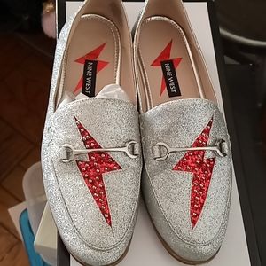 Nine West metallic loafers. Sz6